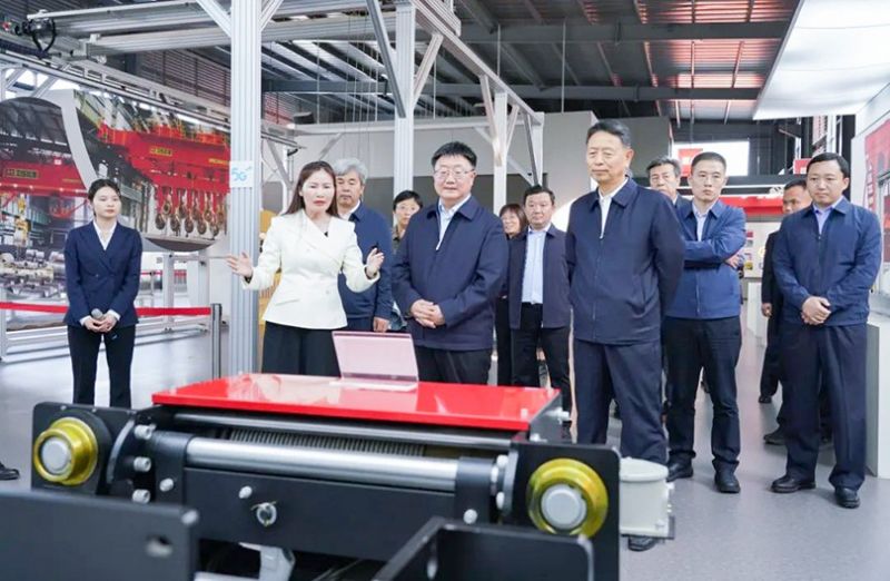 河南省司法廳黨委書記、廳長賀振華蒞臨衛(wèi)華集團調(diào)研