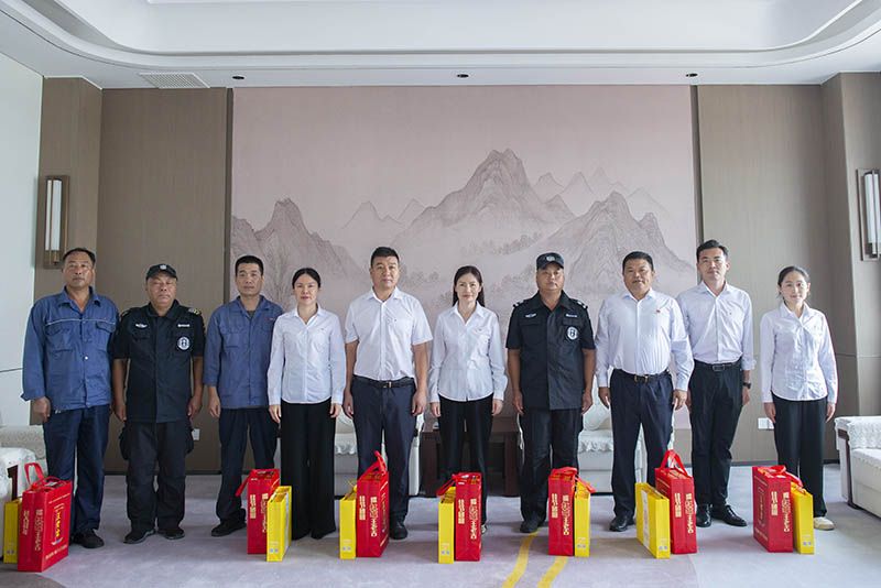 共敘魚水情！衛(wèi)華集團(tuán)開展“八一”慰問及退役軍人座談會